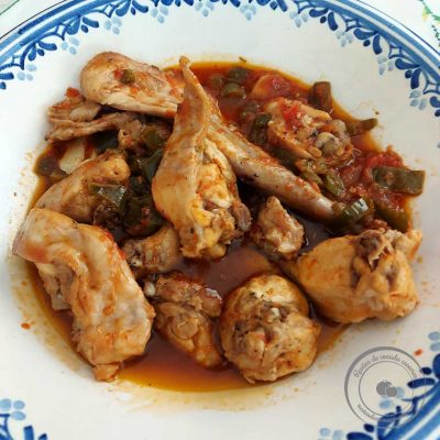 Recetas de CONEJO_GUISADO_CON_TOMATE_-Y_PIMIENTOS